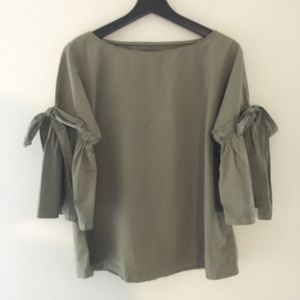 Lou & Grey bell sleeve top. NWT. Olive